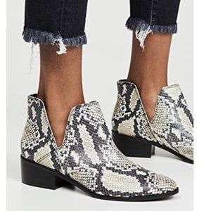 Kaanas snakeskin booties size 7